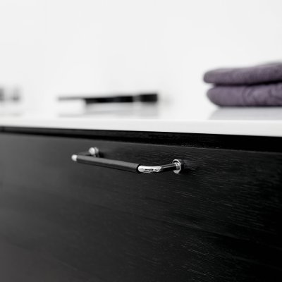 Poignée de meuble Lounge 160, polie, acier, cuir noir