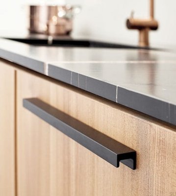 Poignée de meuble allongée Station 320 Aluminium Noir Mat Brossé
