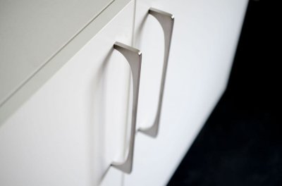 Bridge 224 poignée de meuble oblongue Acier inoxydable brossé