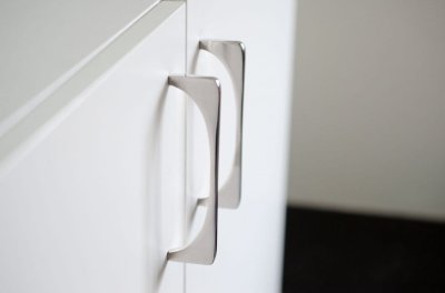 Poignée de meuble rectangulaire Bridge 128 Acier inoxydable poli