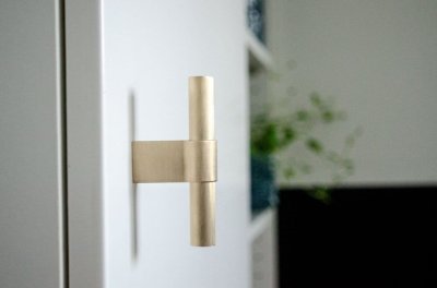 Bouton de meuble Line Big 12, laiton brossé, non verni