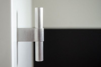 Bouton de meuble T-Bar Line Big 12, acier brossé