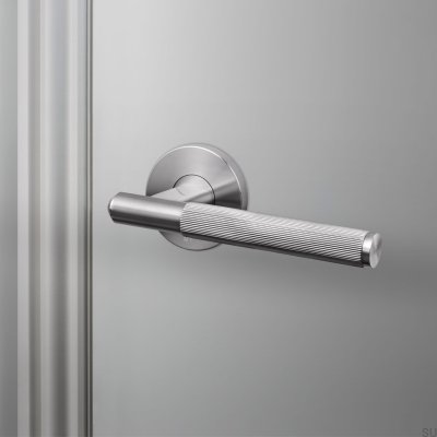 Poignée de porte linéaire 38 en acier argenté
