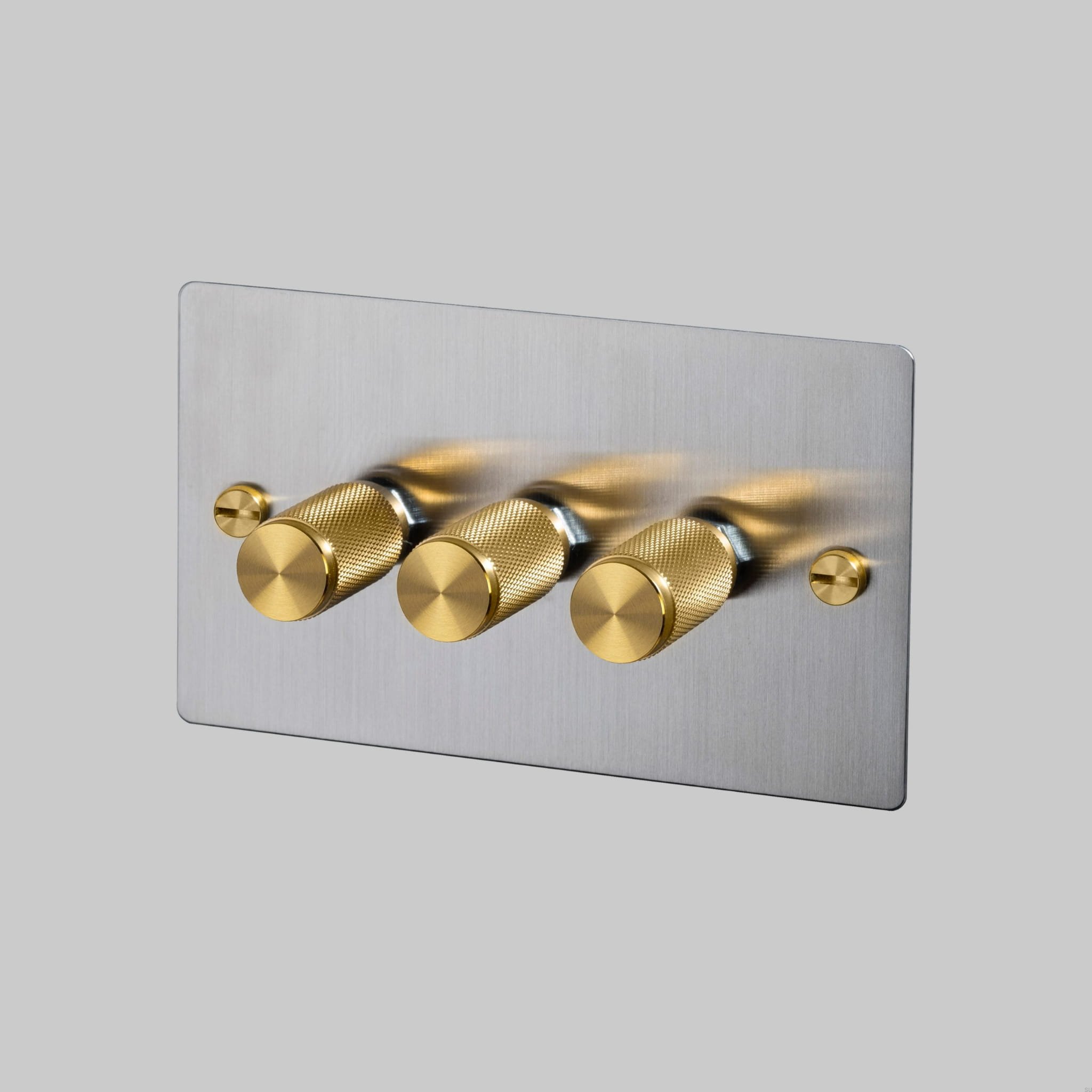 BusterPunch_3G_Dimmer_Steel_Brass-scaled.jpg