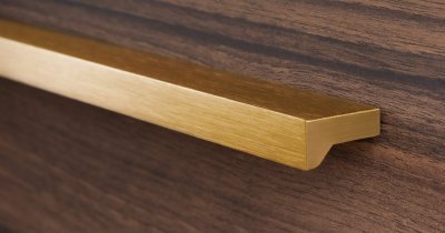 Poignée de meuble oblongue Angle 100 en Gold Brushed