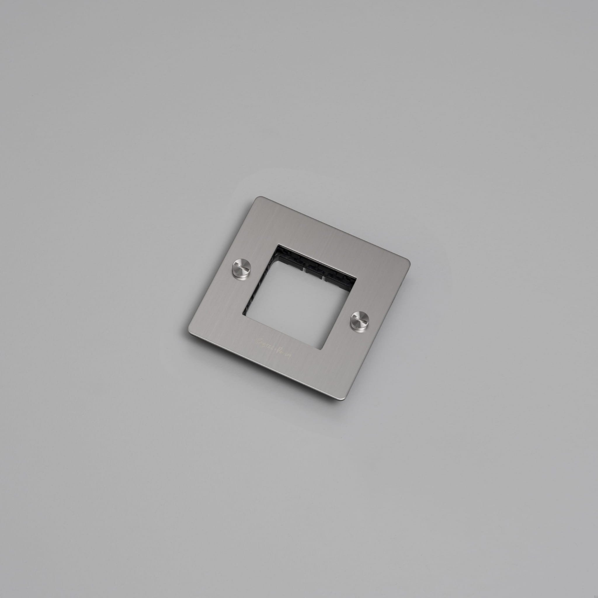 EU_ELECTRICITY_1G_Wall_Plate_No_Infill_Steel_Web-scaled.jpg