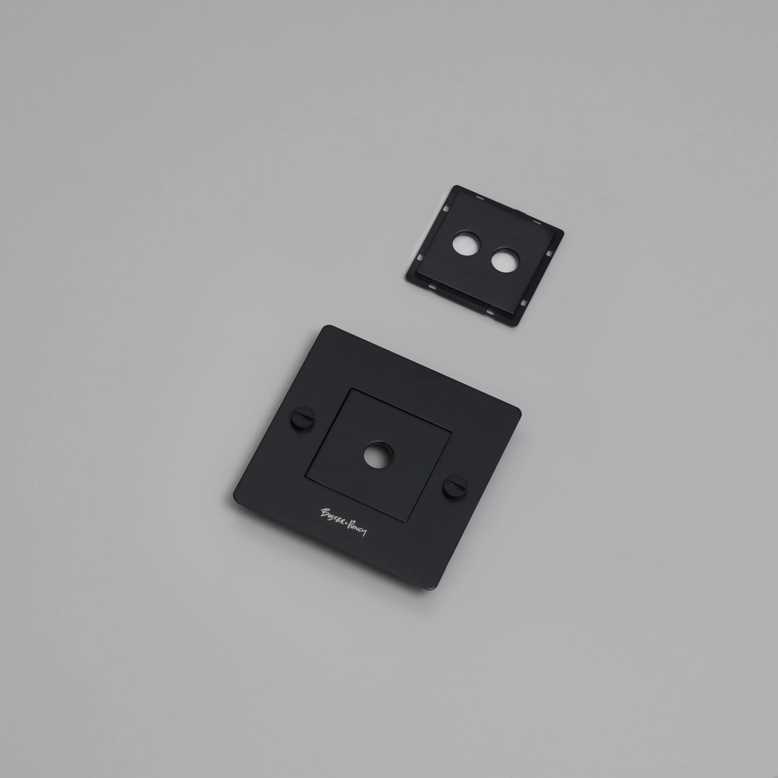 EU_ELECTRICITY_1G_Wall_Plate_Infill_Black_Web-scaled.webp