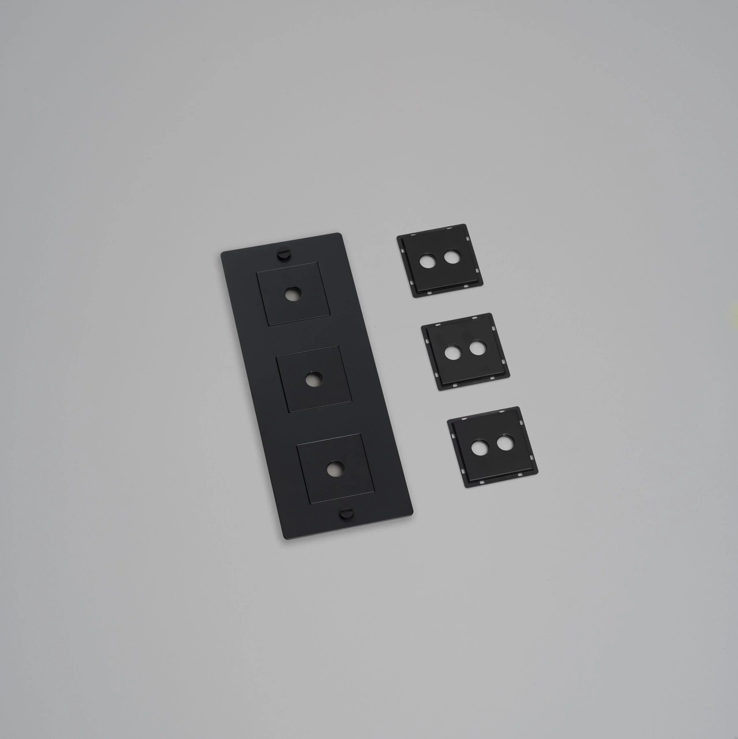 EU_ELECTRICITY_3G_Vertical_Wall_Plate_Infill_Black-scaled.webp