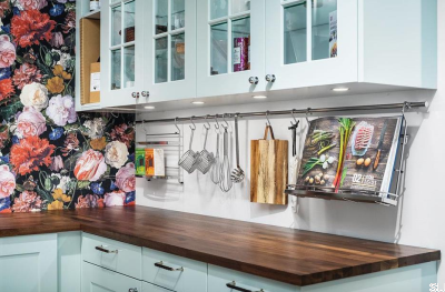 Etagère pour livres de cuisine pour le système de tuyauterie de cuisine Chrome Poli