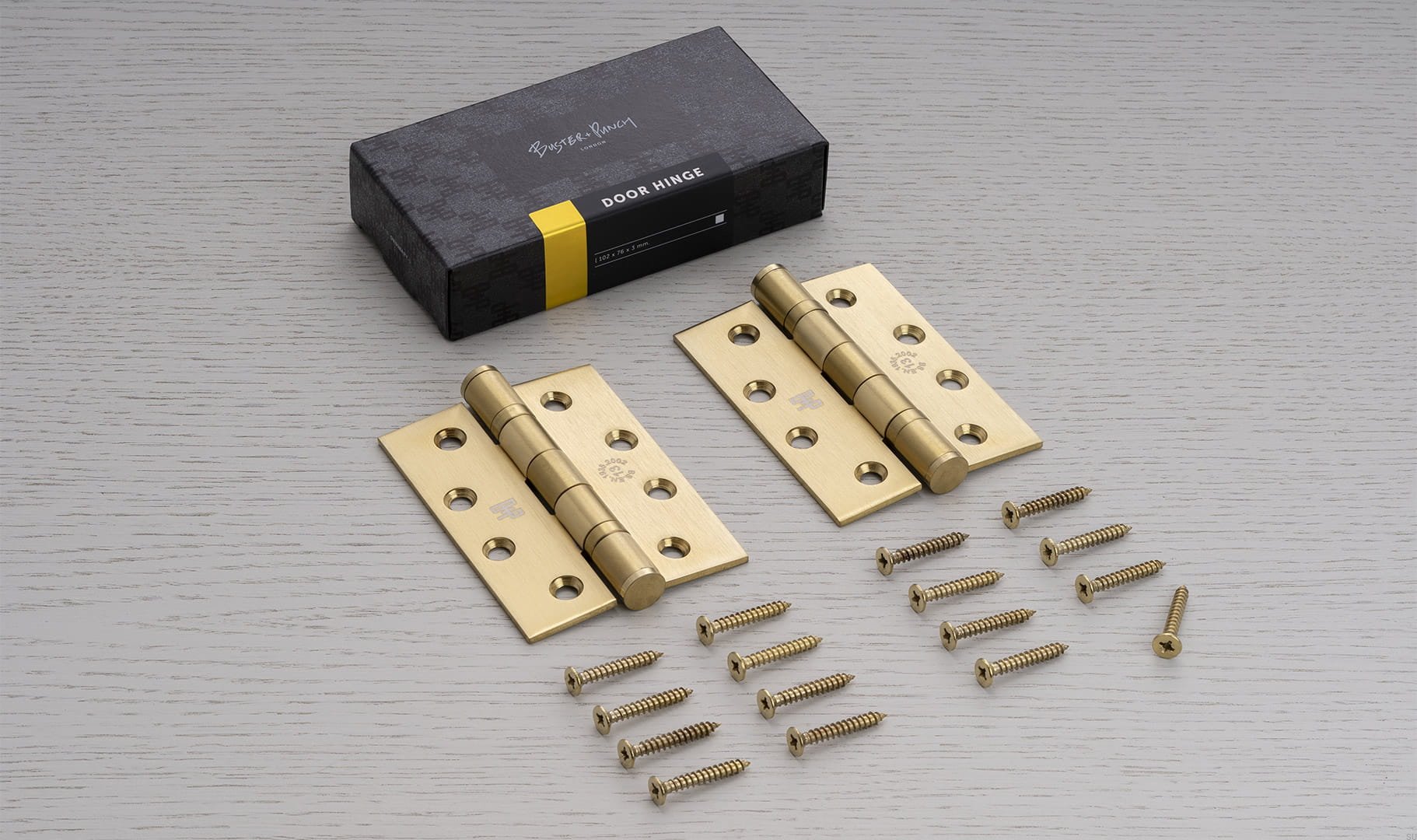 Hinge_102x76x3_mm_Brass_Pair_Unboxing_Web (1).jpg