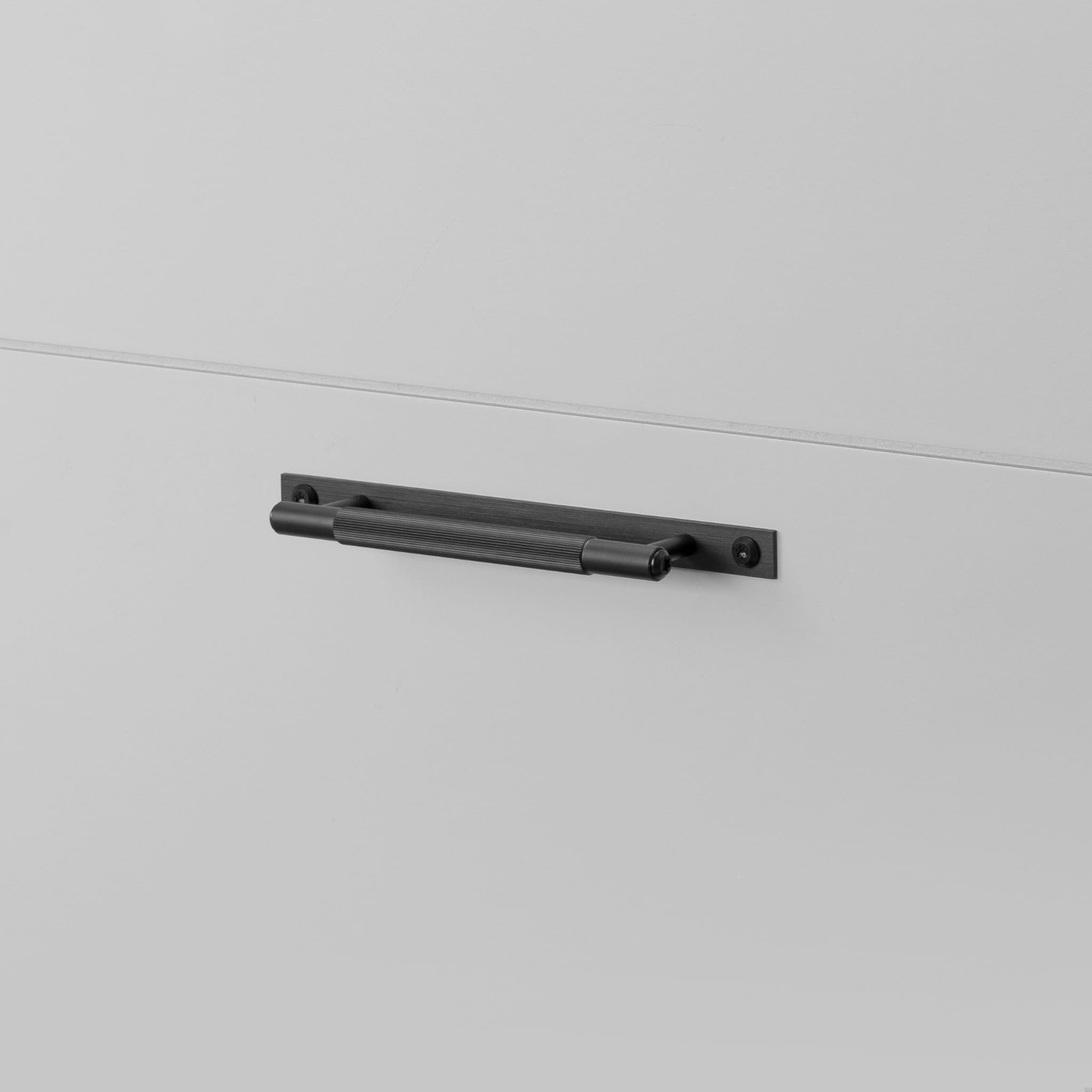 1.BusterPunch_Pull_Bar_Plate_Small_Linear_Black-scaled.jpg