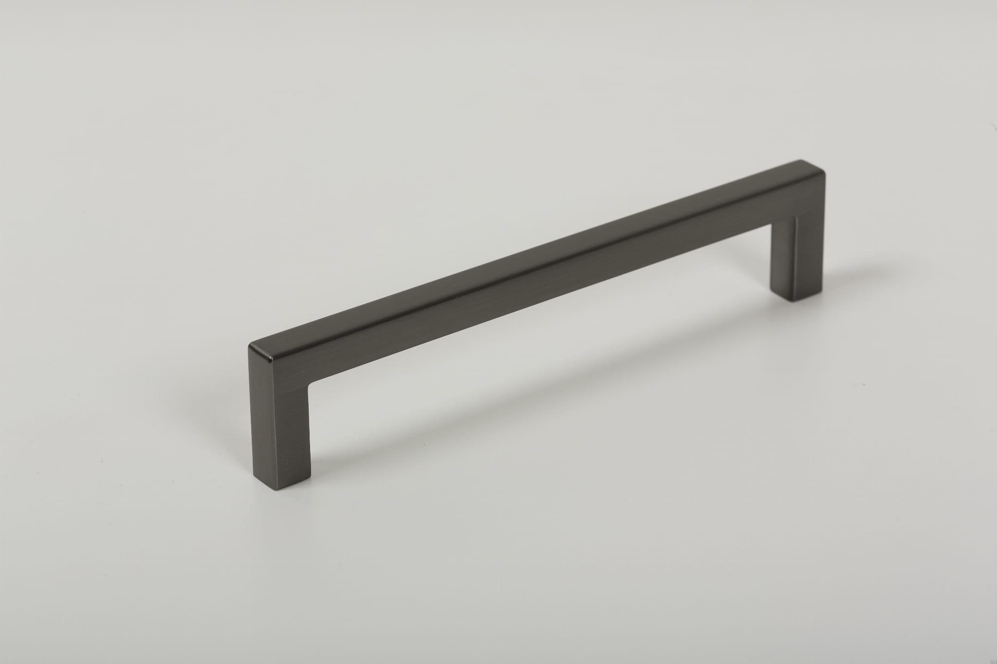 0056128Z31 U - CC128L136mm handle brushed grey Uchwyty meblowy podłużny Skandynawskie Uchwyty Scandinavian Handles