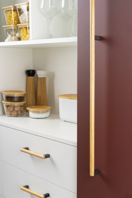 Eto 320 Poignée de meuble allongée en bois de chêne et aluminium gris