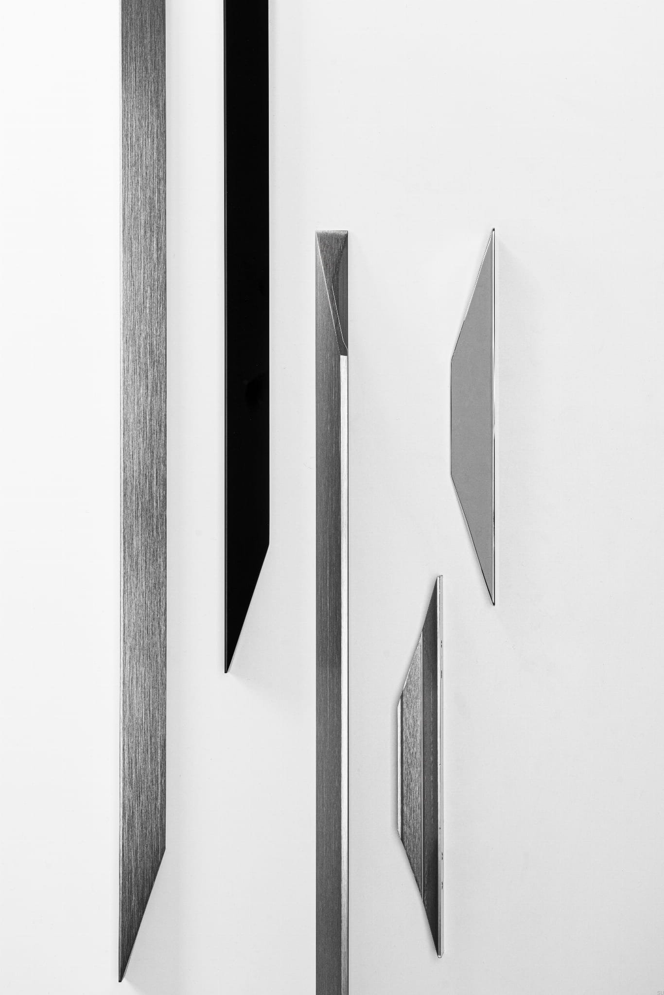 0322400L01--Uchwyt-meblowy-podłużny-Cutt-192-320-Aluminiowy-Chrom-Polerowany-Viefe-Skandynawskie-Uchwyty_6