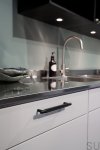 351020--Uchwyt-meblowy-podłużny-Riff-128-Aluminiowy-Czarny-Mat-Beslag-Design-Skandynawskie-Uchwyty_2