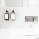 606080-41--Uchwyt-na-dozownik-do-mydła-Base-Stal-Nierdzewna-Szczotkowana-Beslag-Design-Skandynawskie-Uchwyty_4