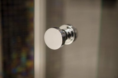 Bouton de porte double face Dot 30 en acier inoxydable poli