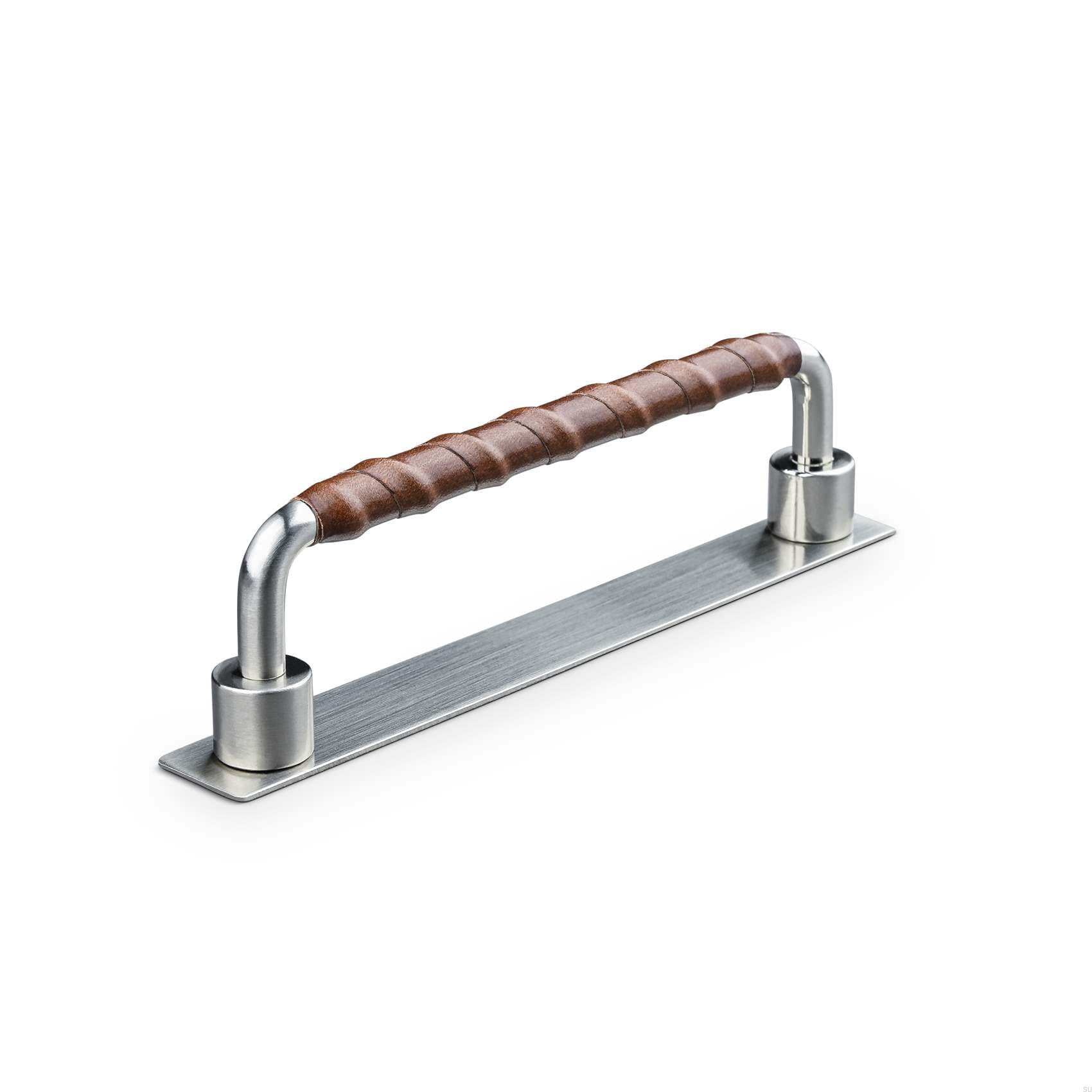 157157SP--Uchwyt-meblowy-podłużny-Asissi-Wrapped-128-Srebrny-Szczotkowany-z-Brązową-Skórą-Teofils-Skandynawskie-Uchwyty_1