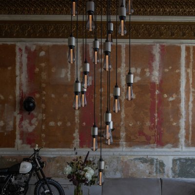 Lustre Cascade en métal lourd (sélectionnable sur demande)