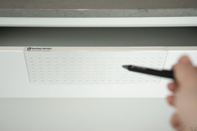 Gabarit pour percer des trous pour poignées et boutons