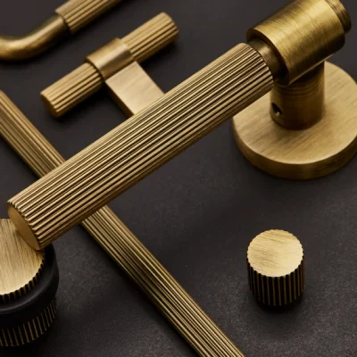 Poignée de porte Helix Stripe 200, serrure modulaire en bronze antique
