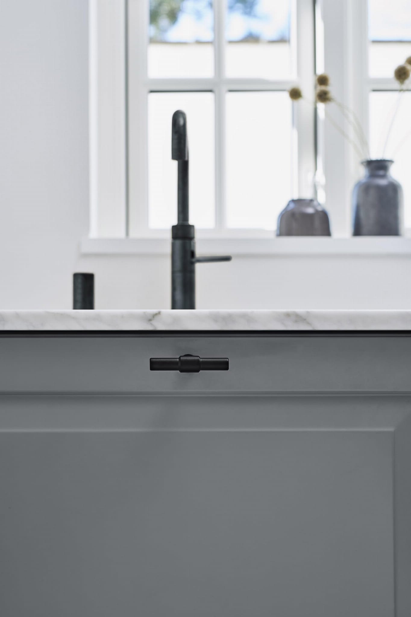 238030075-9005.2--Gałka-meblowa-T-Bar-Knot-75-Stalowa-Czarna-Matowa-Furnipart-Skandynawskie-Uchwyty_2