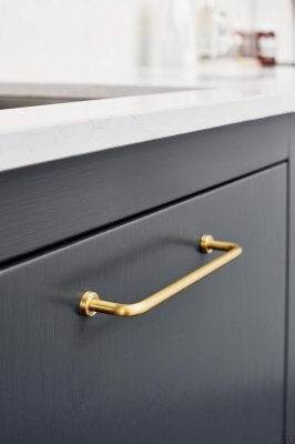 Poignée de meuble longue Lounge 128 en laiton doré poli