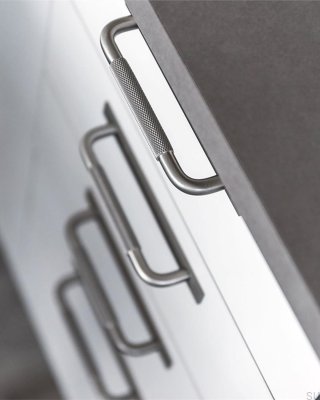 Poignée de meuble oblongue Helix 160 aluminium argent avec rondelle
