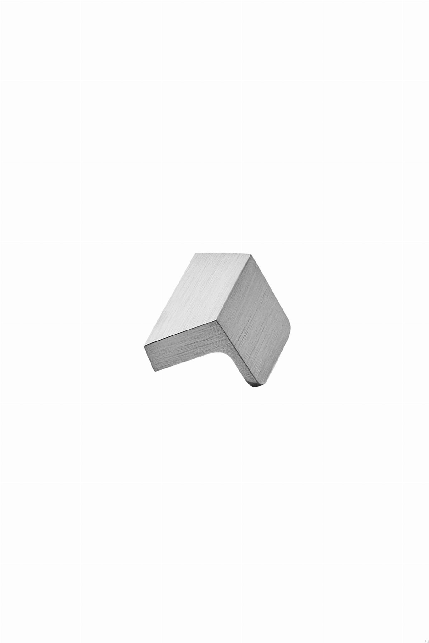 449220032-66--Uchwyt-meblowy-podłużny-Envelope-32-Aluminiowy-Srebrny-Furnipart-Skandynawskie-Uchwyty_1