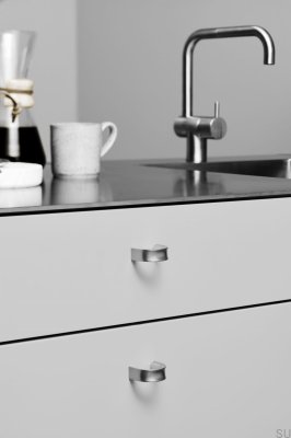 Bouton de meuble Inside 32 en aluminium argenté