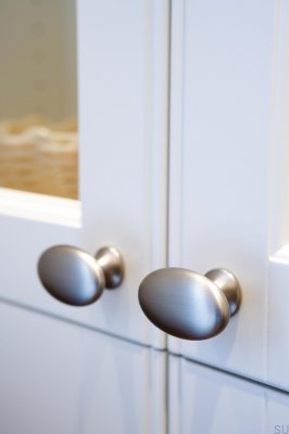 Bouton de meuble ovale simple avec joint torique 26 en métal argenté