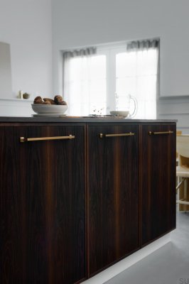Poignée de meuble allongée en métal doré brossé Heritage 160
