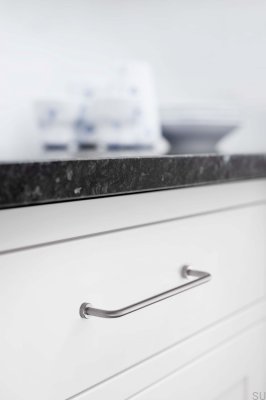 Poignée de meuble allongée Lounge 160 en acier argenté satiné