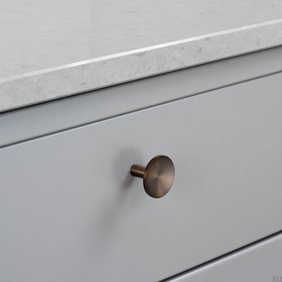 Bouton de meuble en laiton brun brossé Sture 28