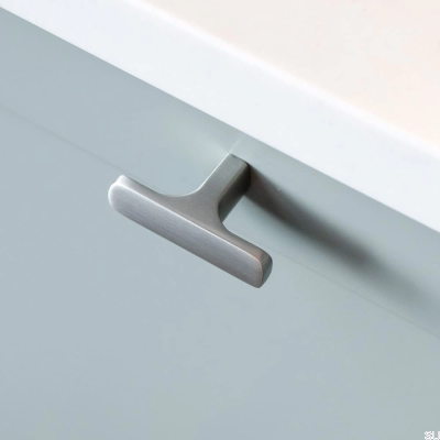 Bouton de meuble T-Bar Ethel en argent brossé