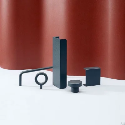 Bouton de meuble Key 32 en métal bleu profond