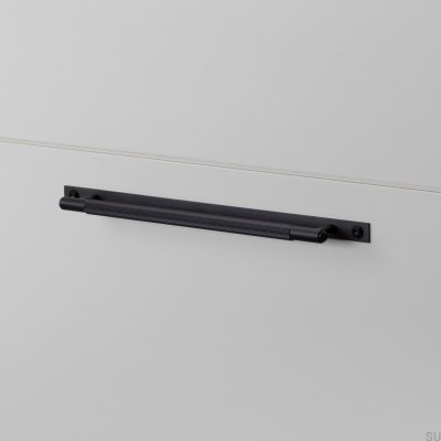 Poignée de meuble allongée Linear Plate 225 en acier noir avec coussinet