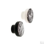 E_26-BI-D--Gałka-meblowa-Faces-Black&White-40-Drewniana-Dębowa-Emaliowana-Biała-(wzór D)-Dot-Manufacture-Skandynawskie-Uchwyty_2