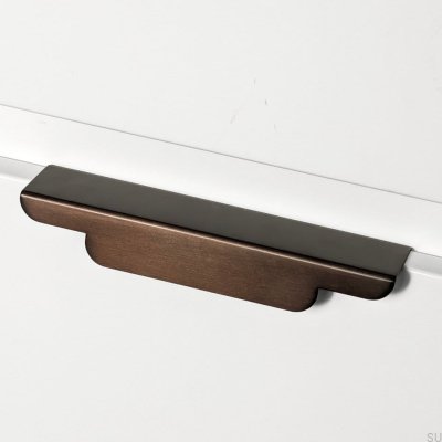Poignée de meuble Tilda 160 en laiton marron avec bord brossé