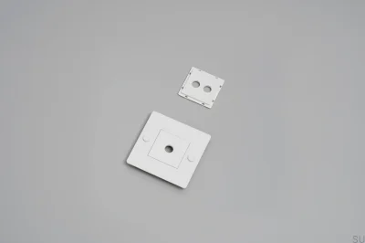 Cadre avec remplissage sans logo. Plaque 1G Acier Blanc Norme Européenne