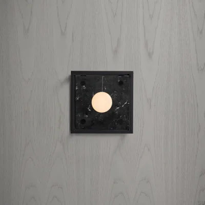 Applique murale Caged Cross S en acier et marbre noir