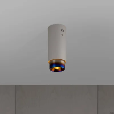 Évacuation linéaire gris acier avec spot de plafond en acier brûlé