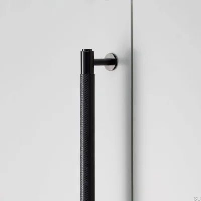 Poignée de meuble allongée en acier noir Closet Cross 724