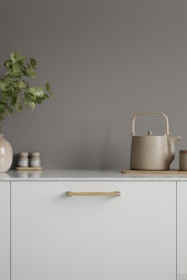 Poignée de meuble longue Segment 160 en chêne avec finition argentée