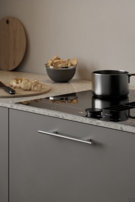 Poignée de meuble allongée Koupe 128 en aluminium argenté