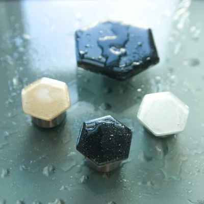 Poignée de douche hexagonale en verre beige
