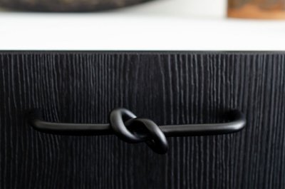 Poignée de meuble allongée en laiton noir Knot 128