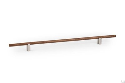 Poignée de meuble Kumo Wood 320 en noyer avec aluminium argenté brossé