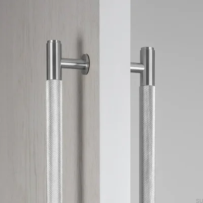 Poignée de meuble allongée double face en acier argenté Cross 724