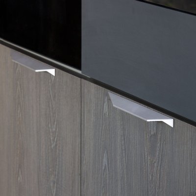 Poignée de meuble allongée Cutt 192/320 Aluminium Silver